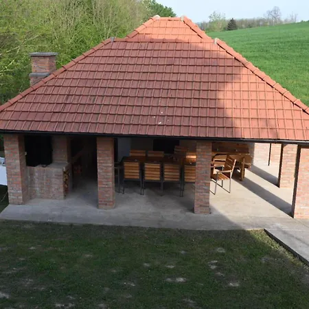 Tesic Seoska Idila Case de vacanță *