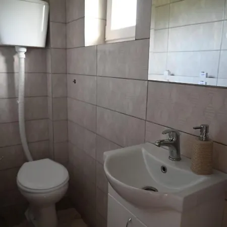 Tesic Seoska Idila Case de vacanță Loznica