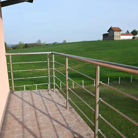 Tesic Seoska Idila Case de vacanță *